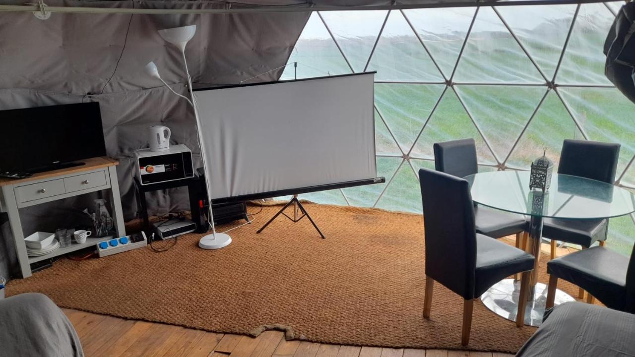 Lincoln Eco Dome - Heated Villa มาร์เก็ตเรเซน ภายนอก รูปภาพ